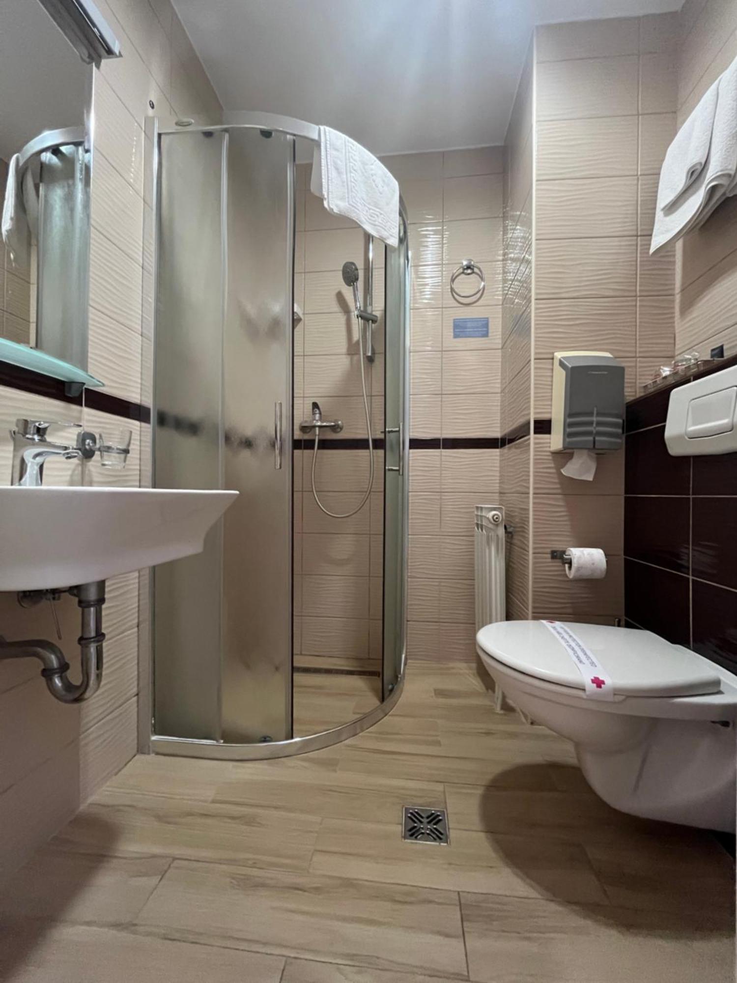Hotel Divan SJJ Eksteriør bilde