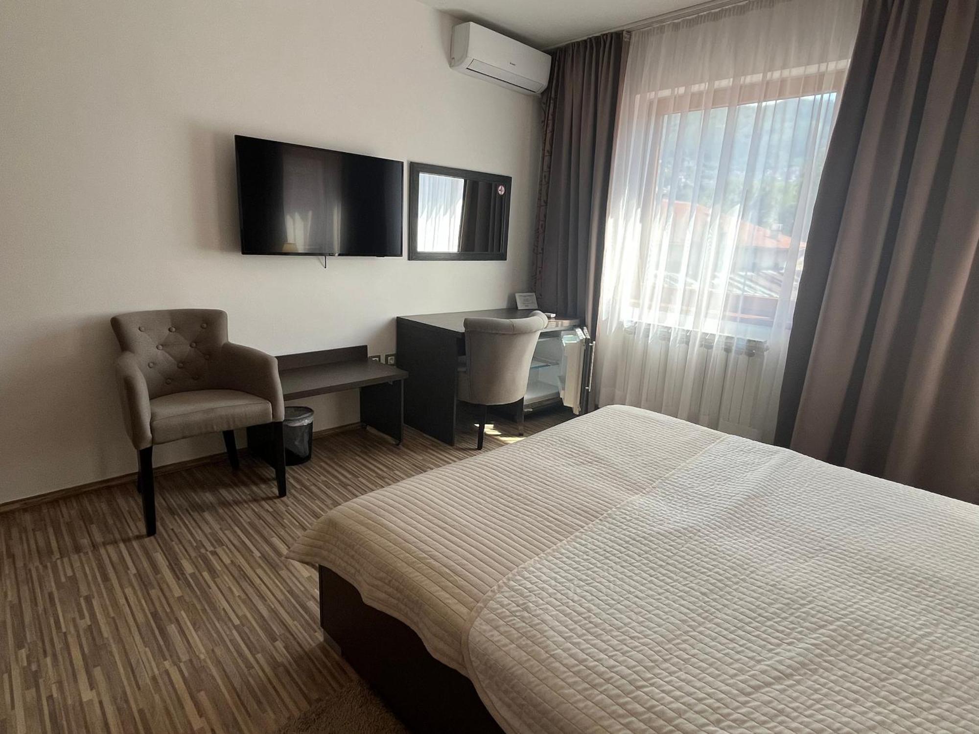Hotel Divan SJJ Eksteriør bilde